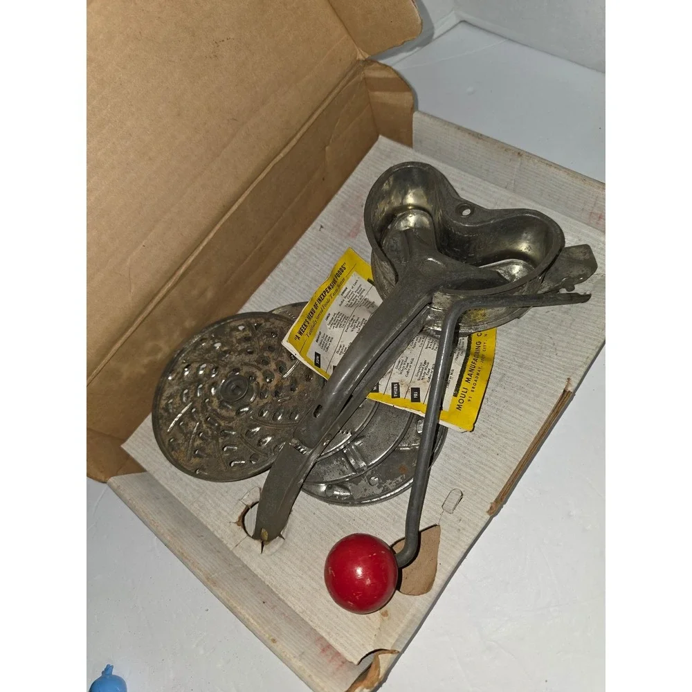 N/A vintage mouli